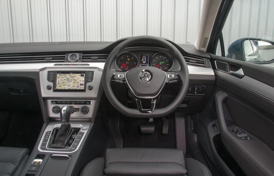  Volkswagen Passat SE 2015 года  (фото 20 из 24)